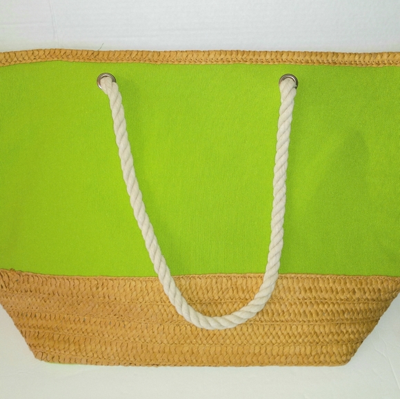 Cappelli NWT green beach bag with inside zip pocket. Braided rope handles - Picture 2 of 9